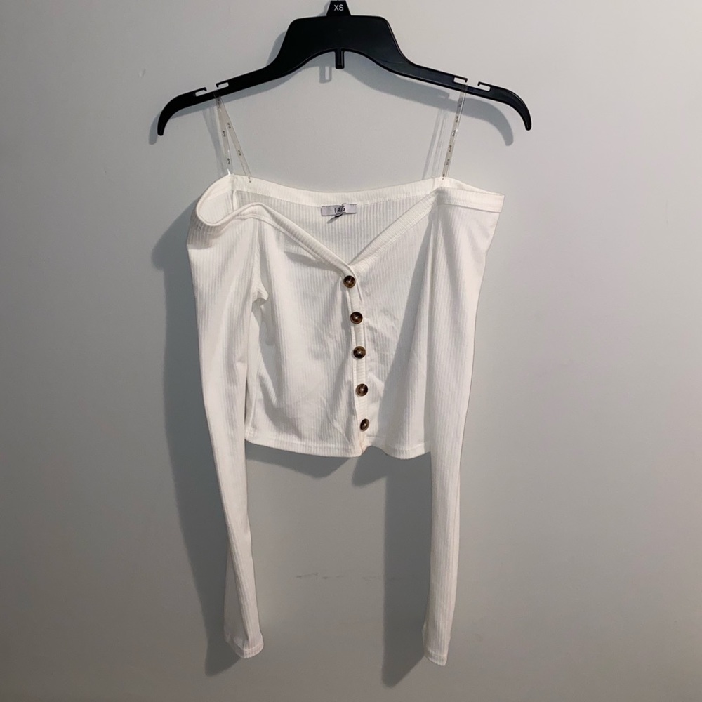 Cropped shirt, over the shoulder sleeves!